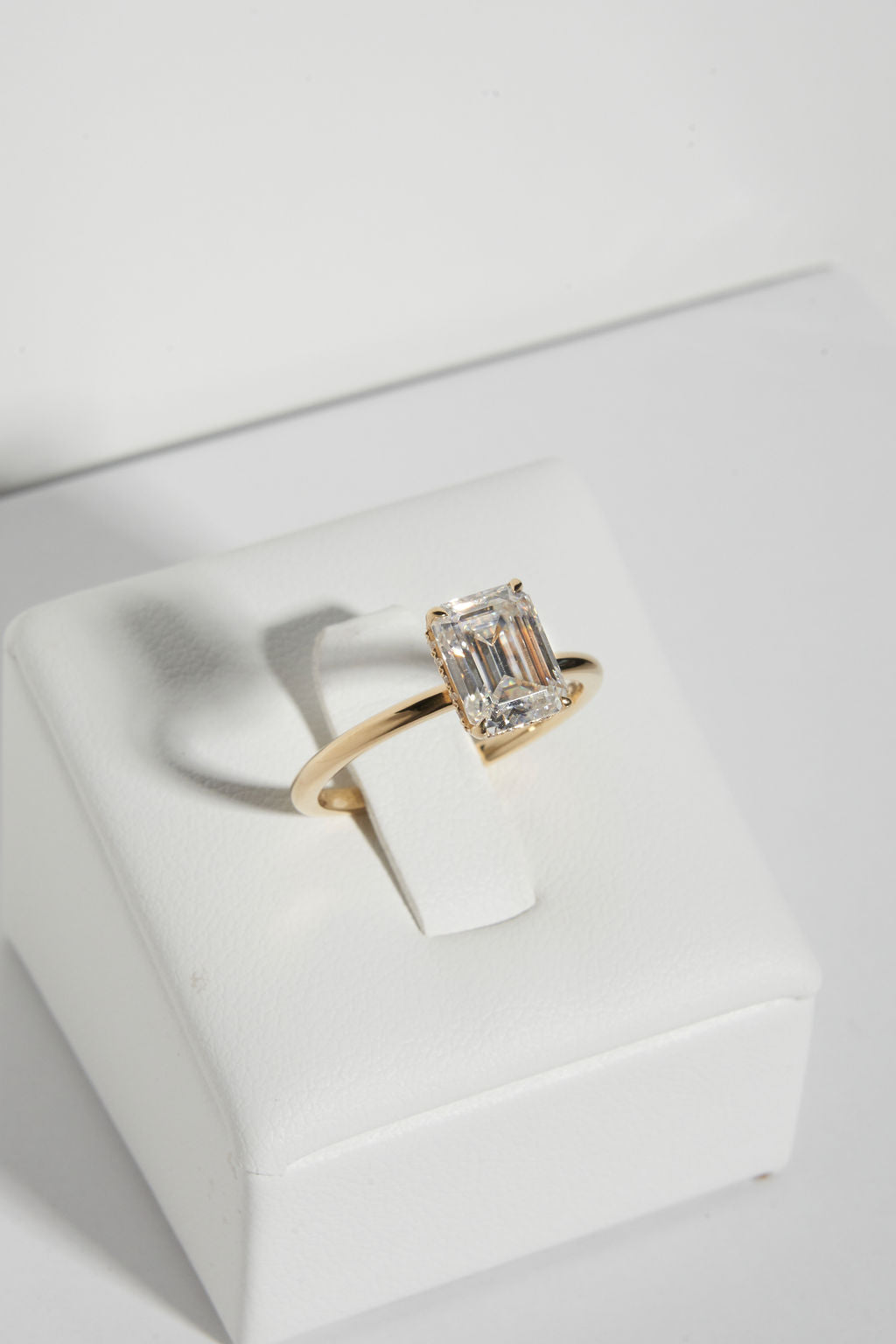 1 CT - 2 CT Emerald Cut Solitaire Moissanite Engagement Ring