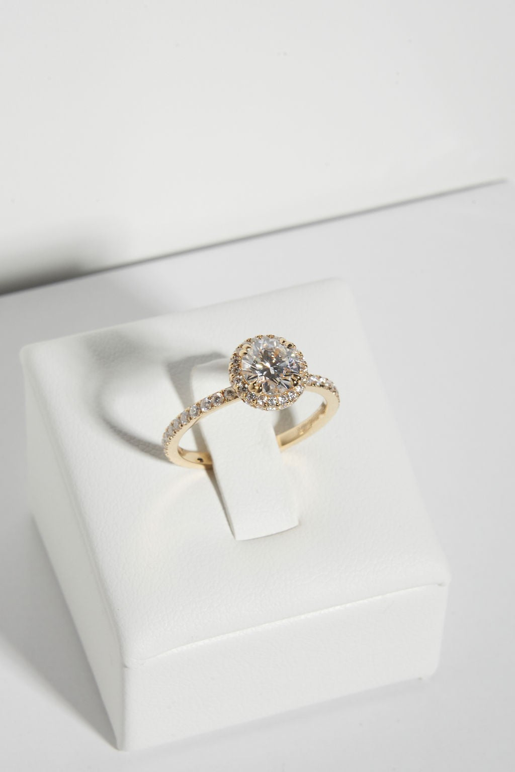 1 CT - 2 CT Round Cut Halo & Pave Moissanite Engagement Ring