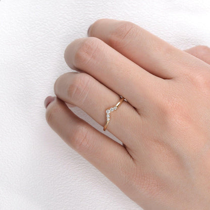 0.1 TCW Round Moissanite V-Shape Pave Wedding Band