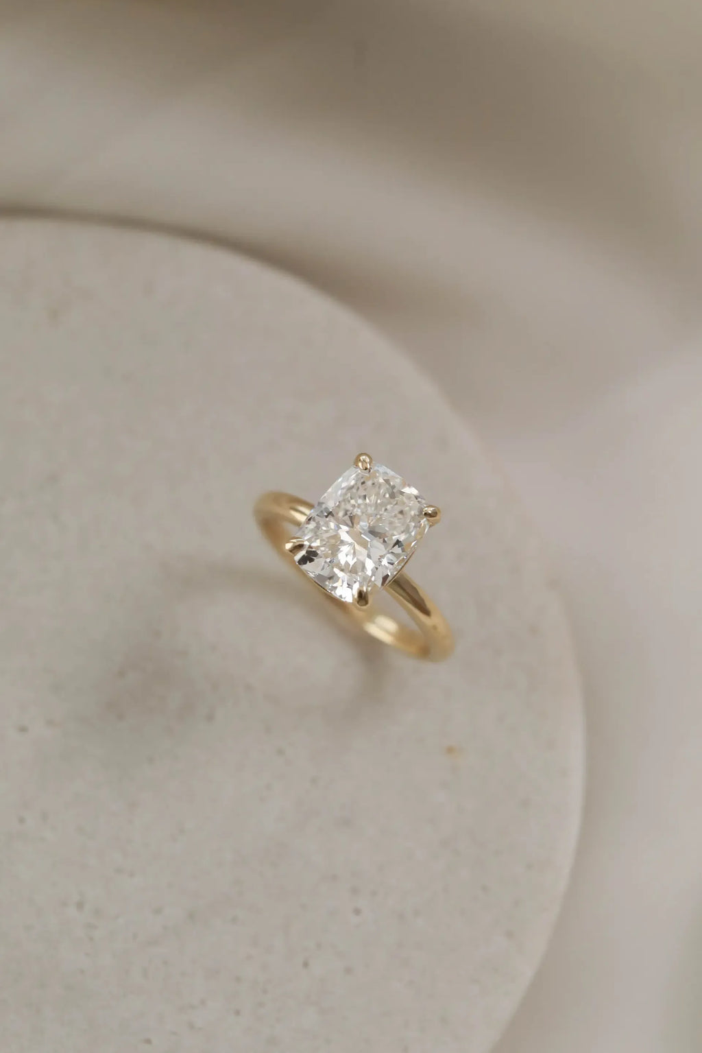 1.5 CT - 3 CT Oval Cut Lab grown Diamond Solitaire Engagement Ring