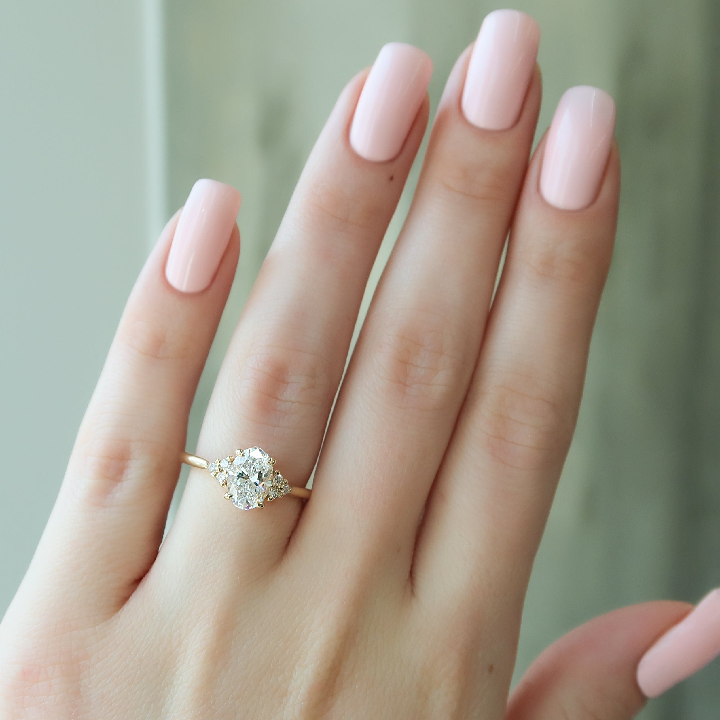 1.5 CT - 2.5 CT Oval Cut Cluster Moissanite Engagement Ring