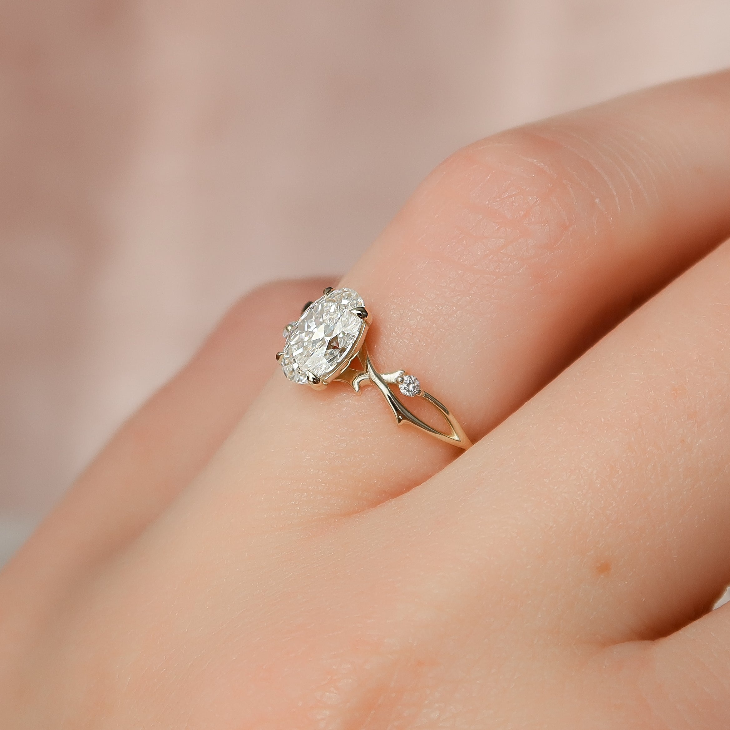 1 CT - 2 CT Oval Cut Twig Style Moissanite Engagement Ring