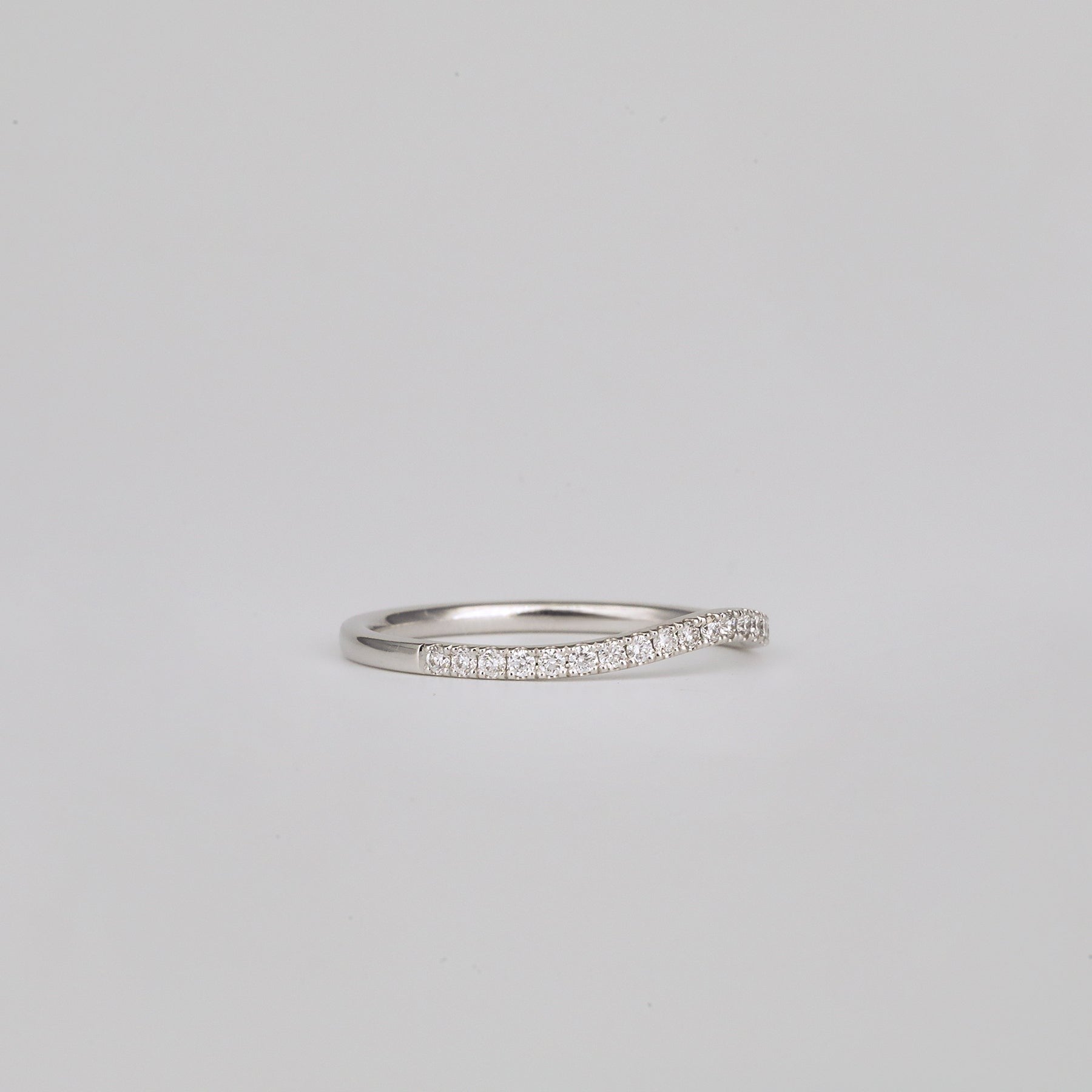 0.21 TCW Round CVD Diamond Curved Pave Wedding Band