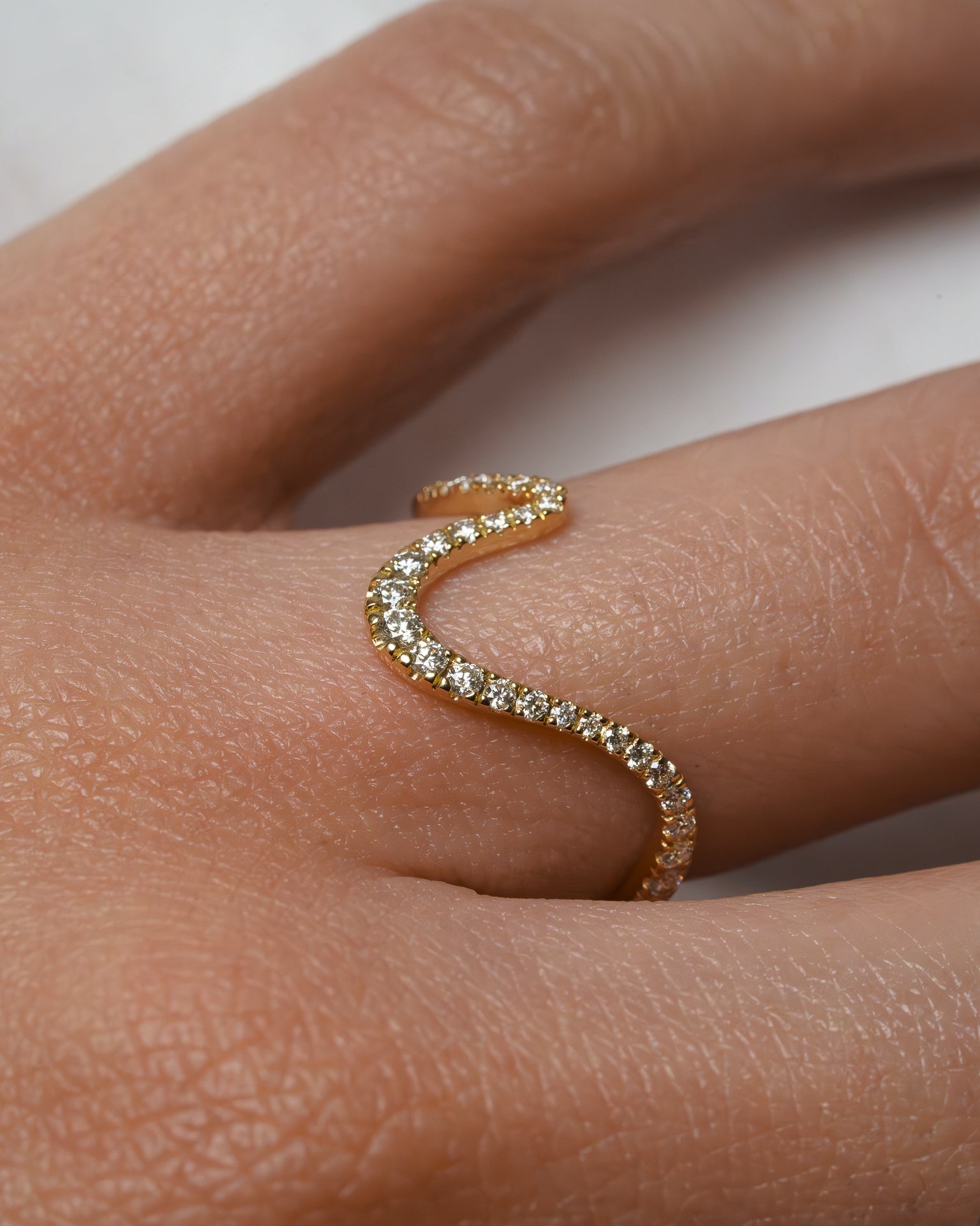 0.12 TCW Round CVD Diamond Curved Pave Wedding Band