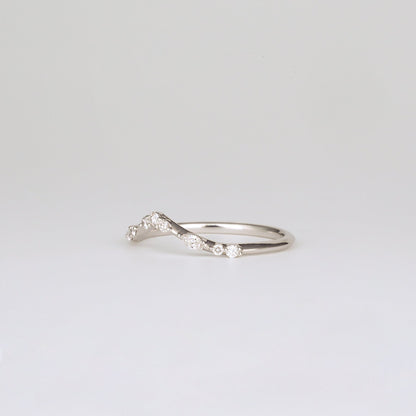 0.12 TCW Round & Pear CVD Diamond Curved Scattered Wedding Band