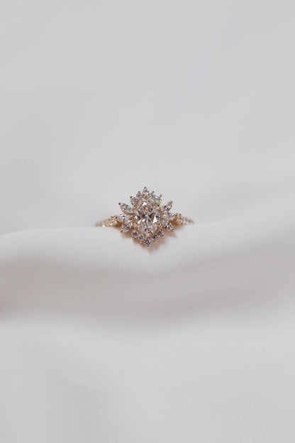 0.75 CT - 1.25 CT Oval Cut Lab grown Diamond Halo & Pave Setting Engagement Ring