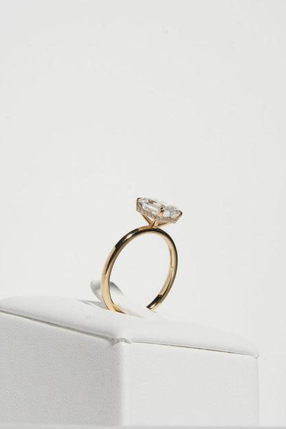 1 CT - 2 CT Emerald Cut Solitaire Moissanite Engagement Ring