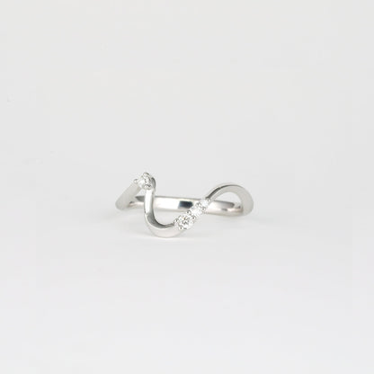 0.11 TCW Round CVD Diamond Curved Unique Style Scattered Wedding Band