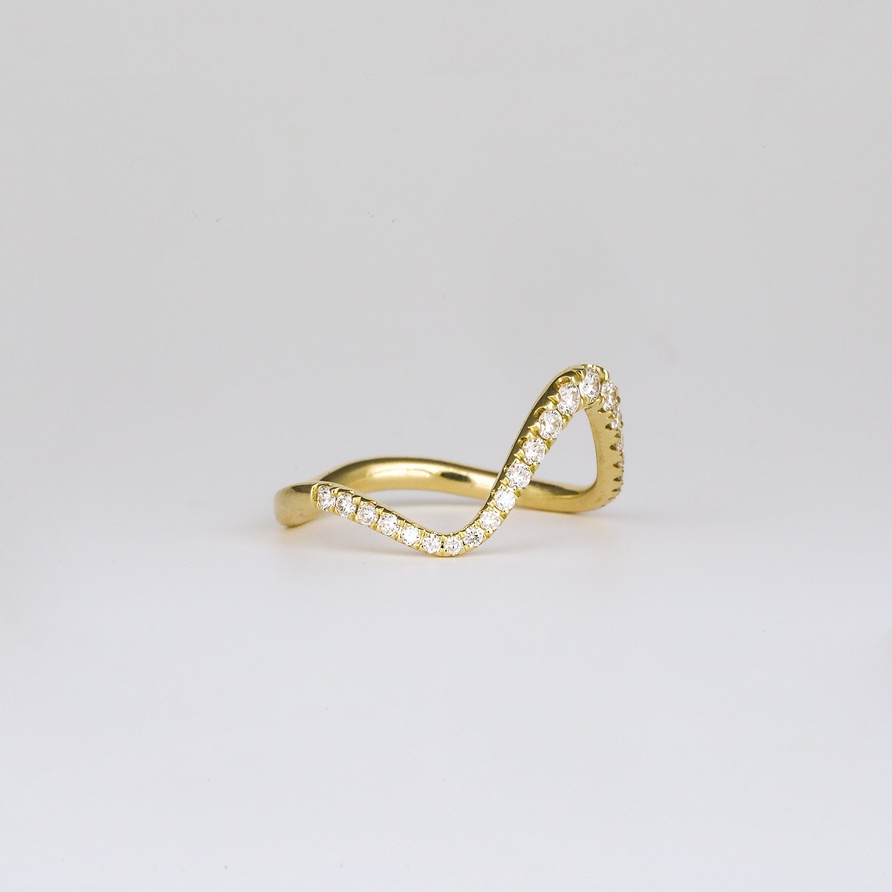 0.28 TCW Round CVD Diamond Curved Pave Wedding Band