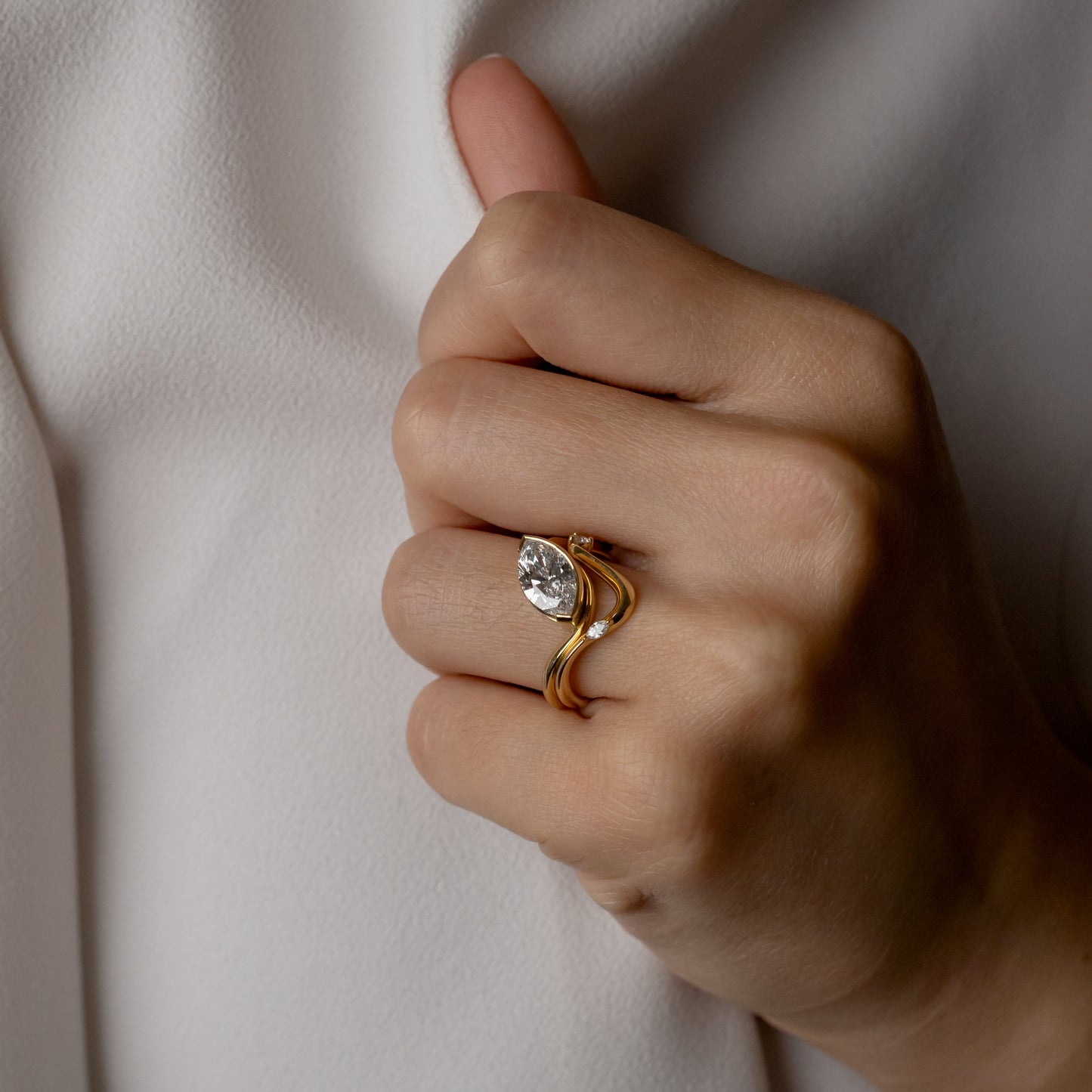 0.07 TCW Round CVD Diamond Curved Organic Scattered Wedding Band