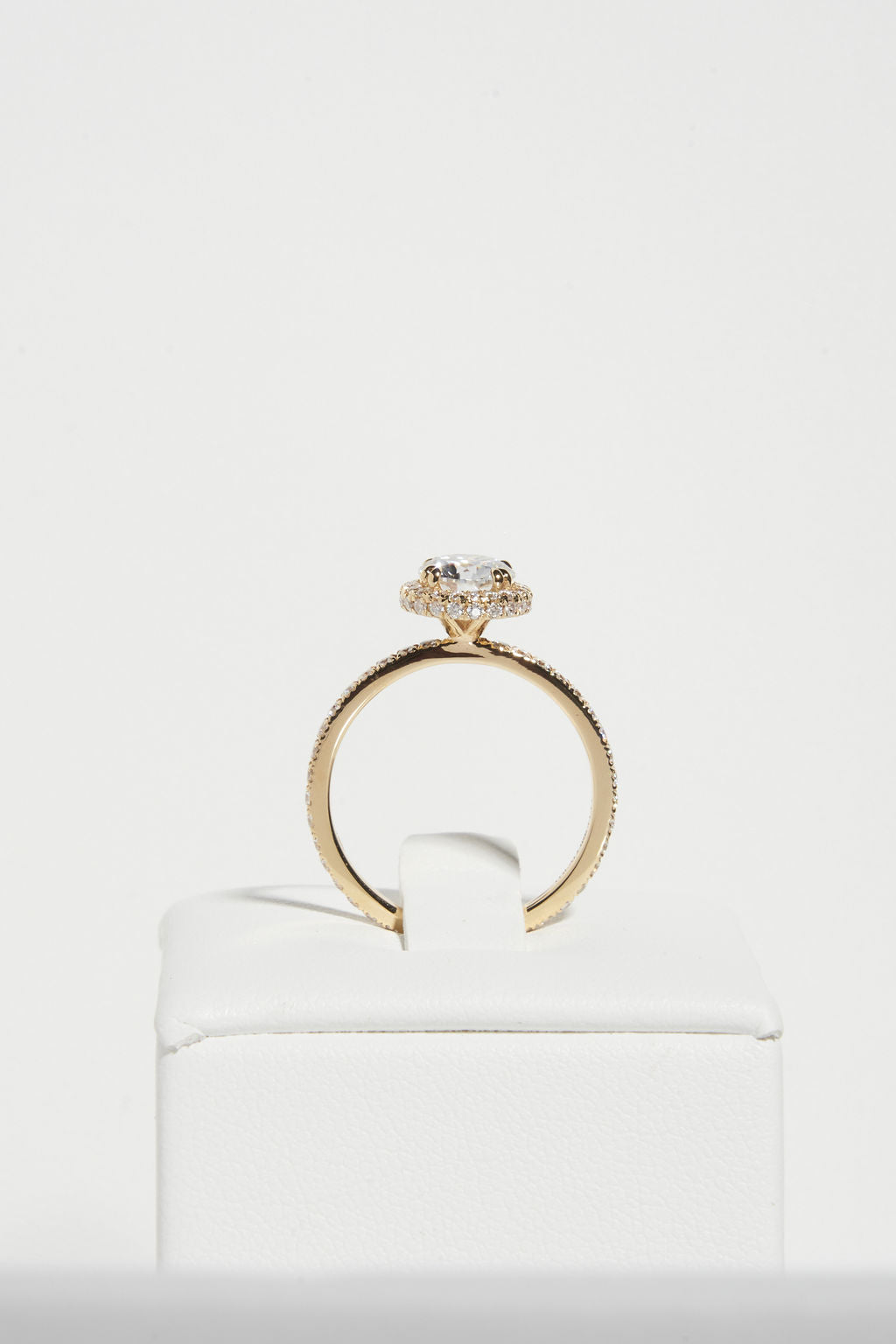 1 CT - 2 CT Round Cut Halo & Pave Moissanite Engagement Ring