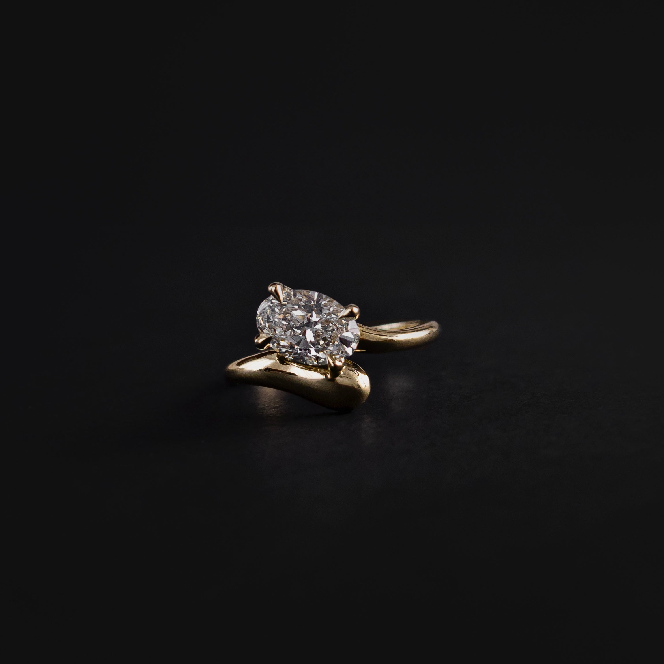 1.5 CT - 2.5 CT Oval Cut Floating Solitaire Moissanite Engagement Ring