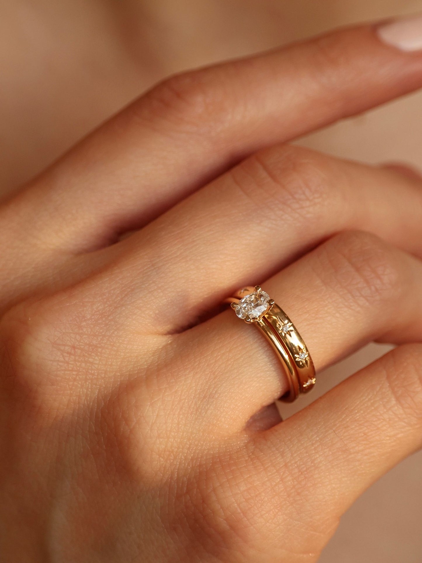 0.1 TCW Round CVD Diamond Flush Setting Wedding Band