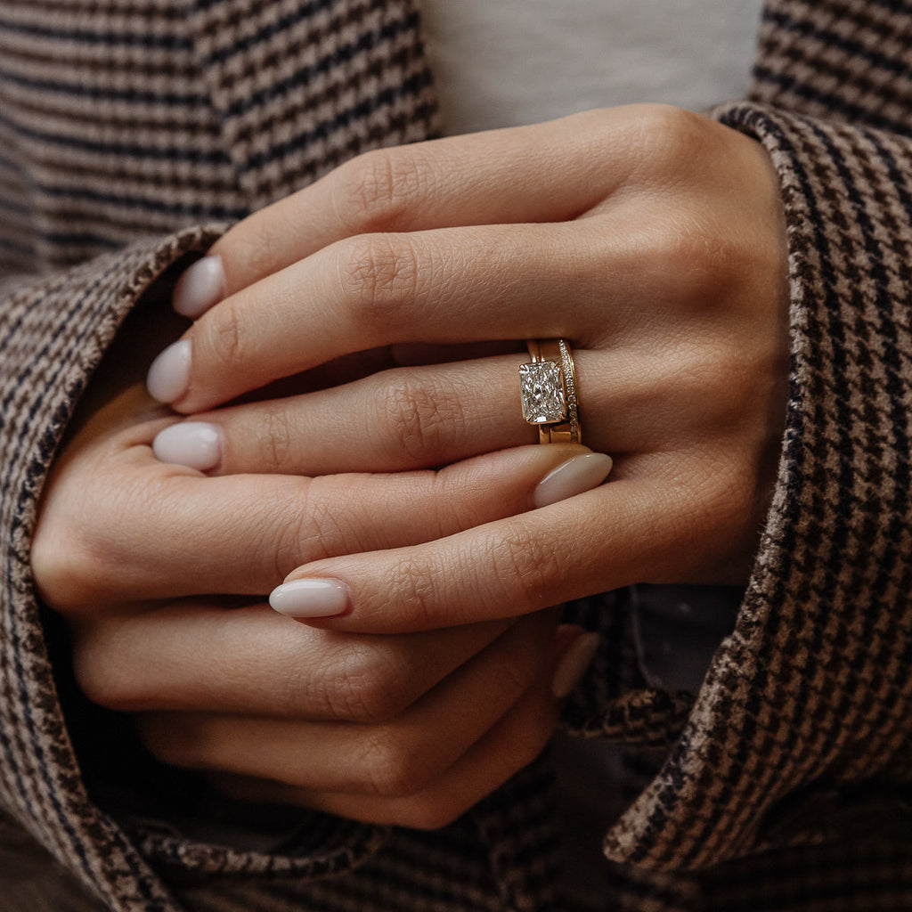 0.09 TCW Round CVD Diamond Contour Wedding Band