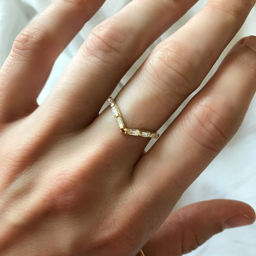 0.32 TCW Baguette CVD Diamond Chevron Bar Set Wedding Band