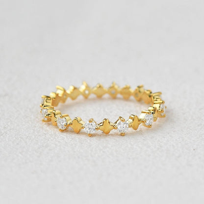 0.45 TCW Round Moissanite Cluster Wedding Band