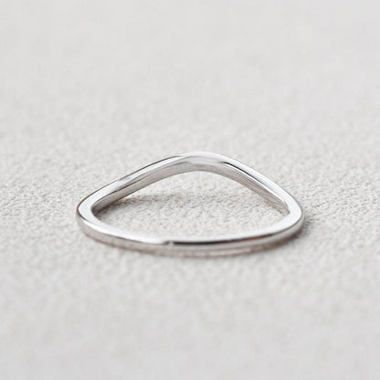 Plain Wave Style Wedding Band