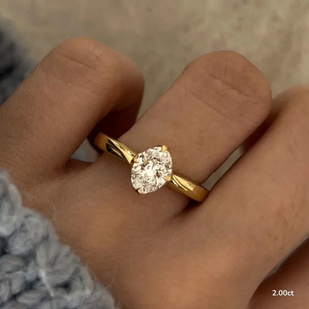 2 CT - 3 CT Oval Cut Solitaire Style Flower Moissanite Engagement Ring