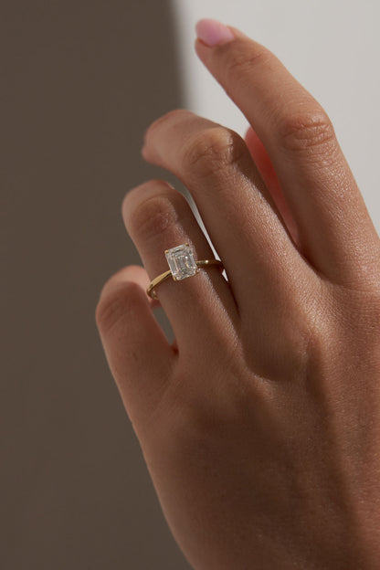 1.5 CT - 2.5 CT Emerald Cut Hidden Halo Moissanite Engagement Ring