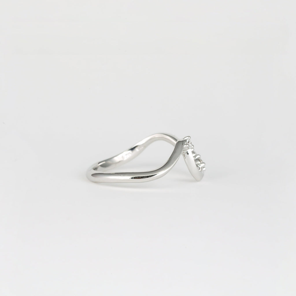 0.11 TCW Round CVD Diamond Curved Unique Style Scattered Wedding Band