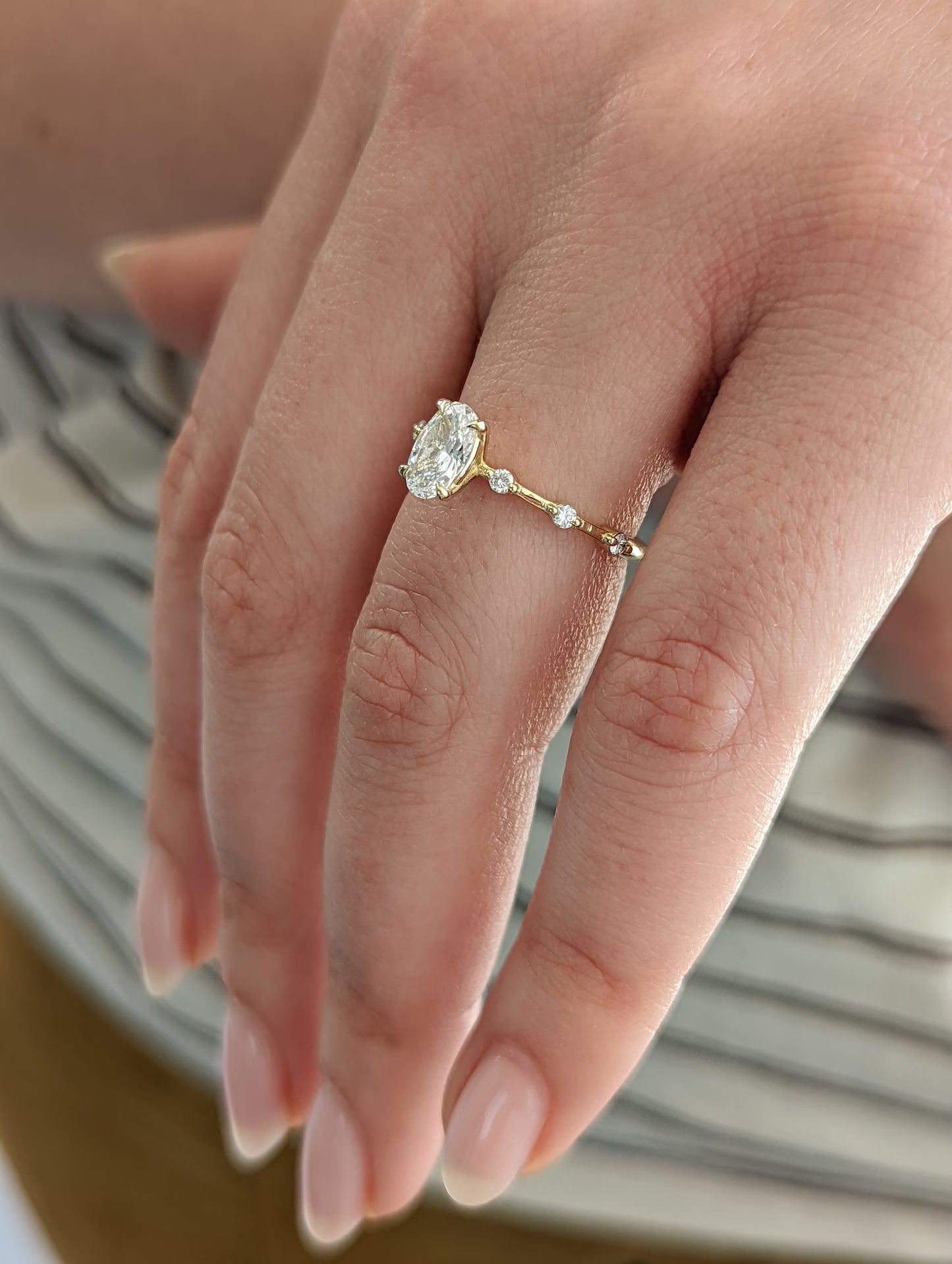 1 CT Oval Cut Dainty Style Moissanite Engagement Ring