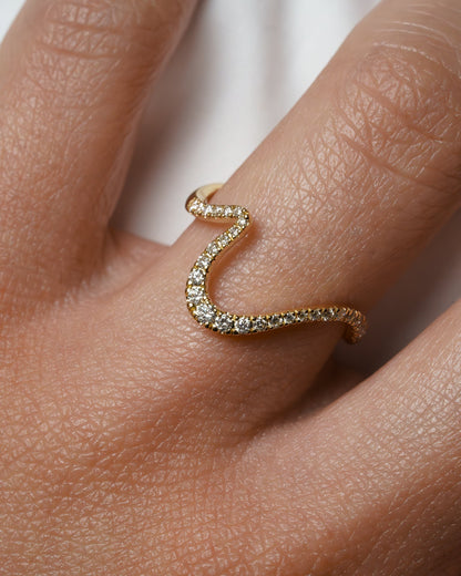 0.12 TCW Round CVD Diamond Curved Pave Wedding Band