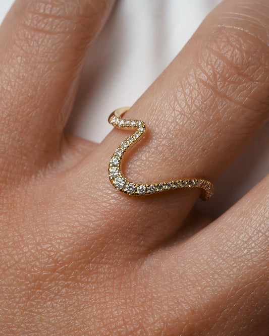 0.12 TCW Round CVD Diamond Curved Pave Wedding Band