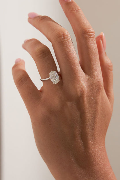 3.5 CT - 4.5 CT Oval Cut Solitaire Moissanite Engagement Ring