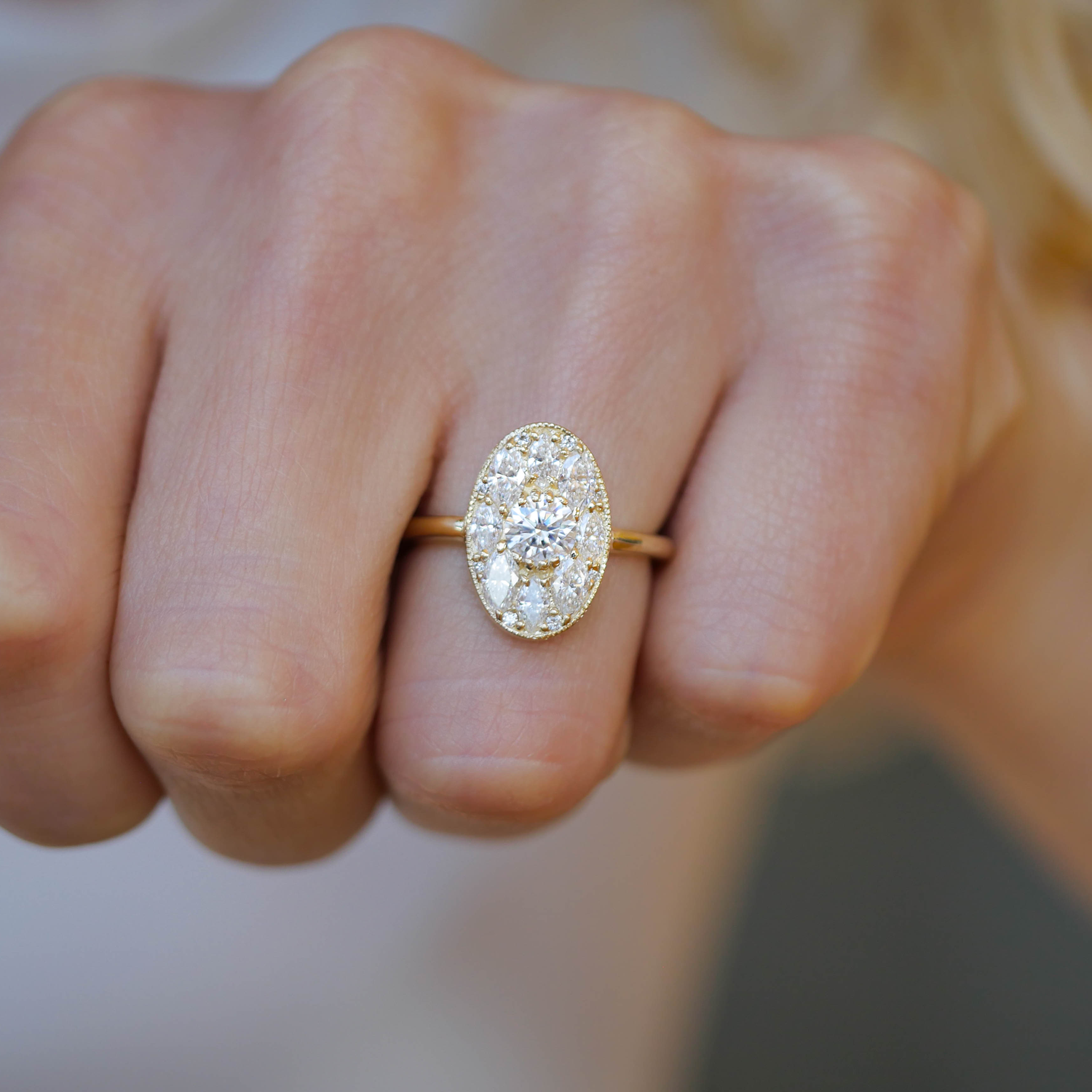 0.47 CT Round Cut Moissanite Oval Shape Feather Mosaic Engagement Ring