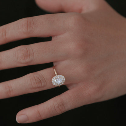 1 CT - 2 CT Oval Cut Lab grown Diamond Halo Engagement Ring