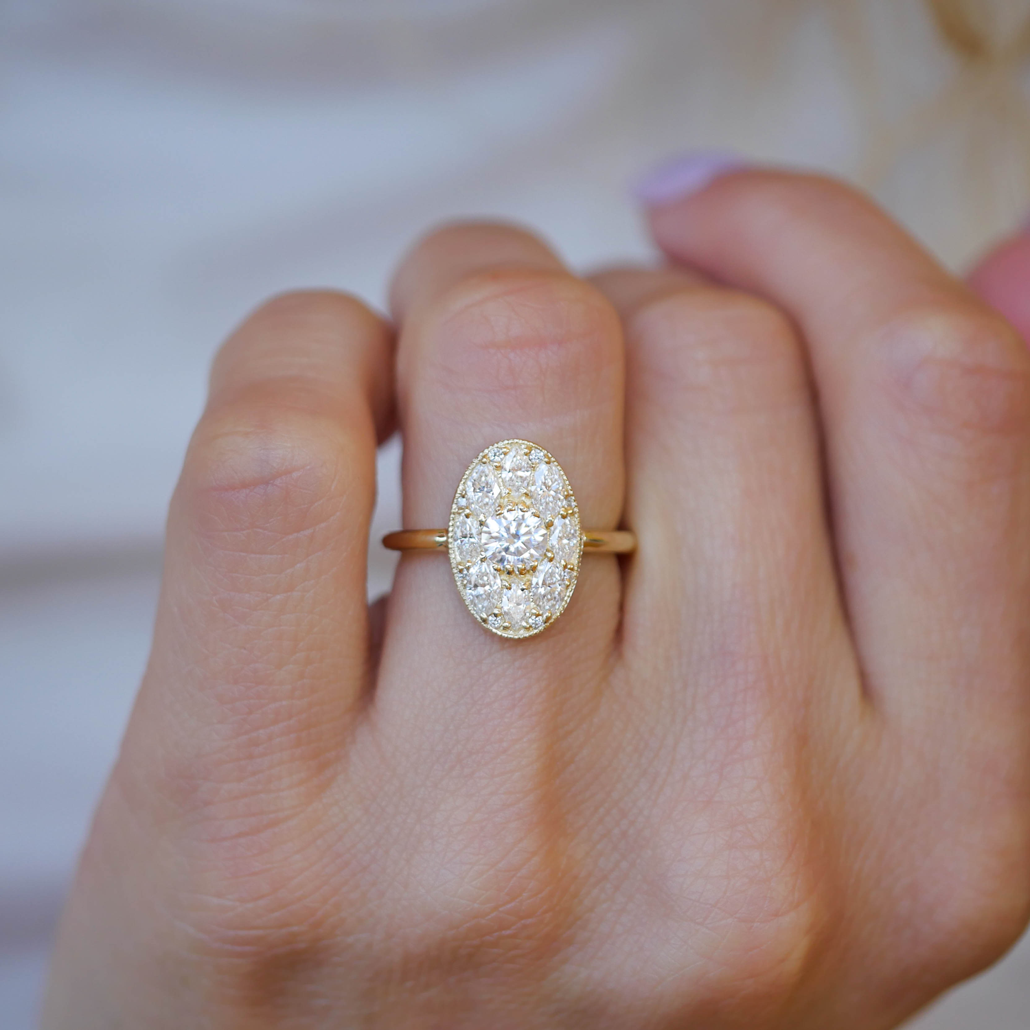 0.47 CT Round Cut Moissanite Oval Shape Feather Mosaic Engagement Ring