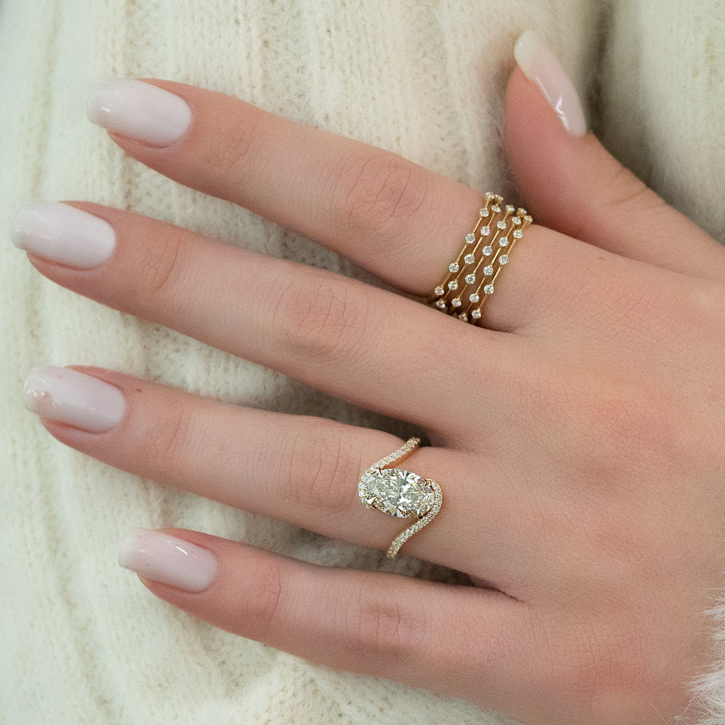 2.5 CT - 3.5 CT Oval Cut Pave Setting Moissanite Engagement Ring