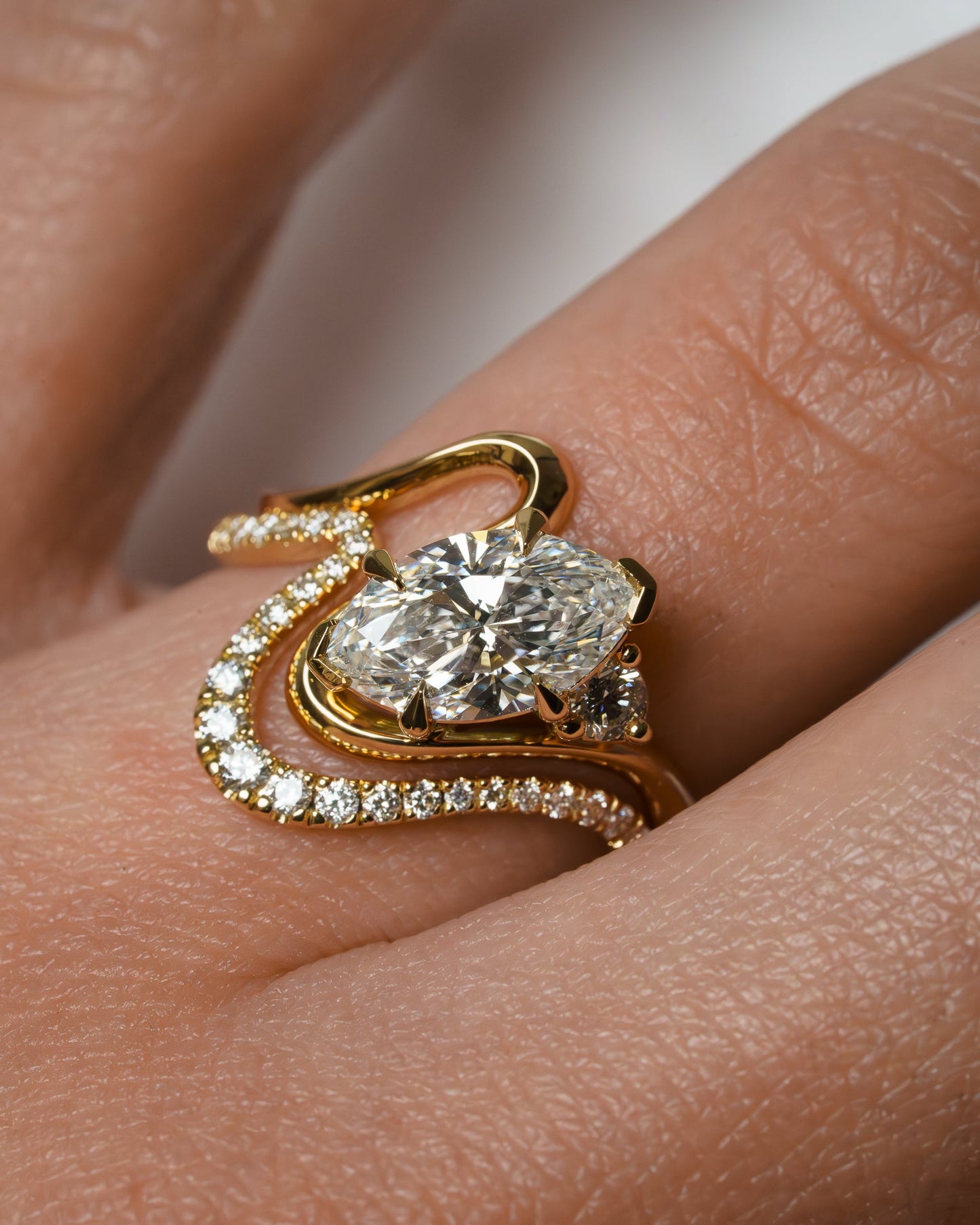 0.12 TCW Round CVD Diamond Curved Pave Wedding Band