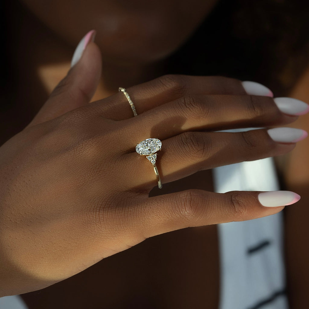 1.5 CT - 2.5 CT Oval Cut Cluster Moissanite Engagement Ring