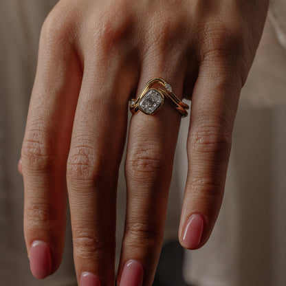 0.07 TCW Round CVD Diamond Curved Organic Scattered Wedding Band