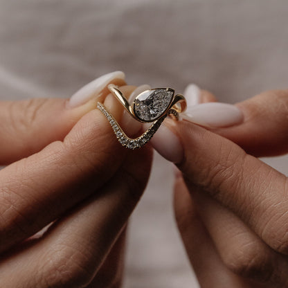 0.28 TCW Round CVD Diamond Curved Pave Wedding Band