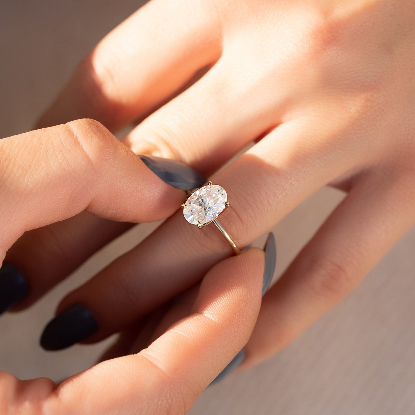 2.5 CT - 3.5 CT Oval Cut Petal Prong Pave Moissanite Engagement Ring