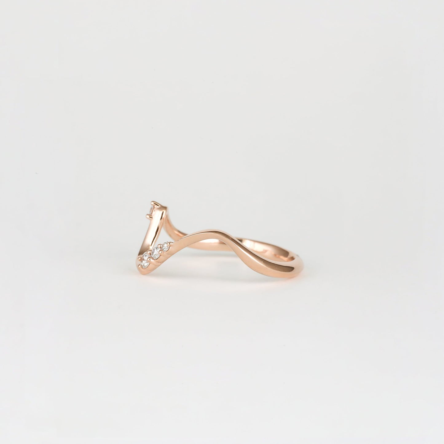 0.11 TCW Round CVD Diamond Curved Unique Style Scattered Wedding Band