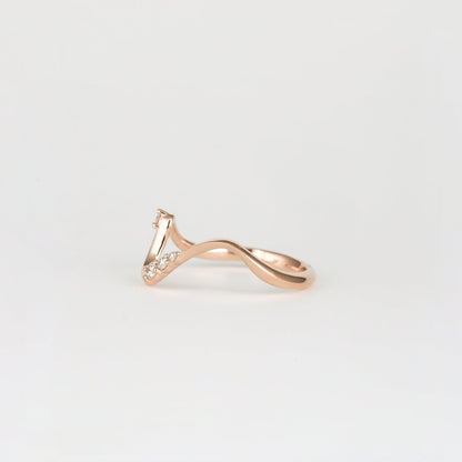 0.11 TCW Round CVD Diamond Curved Unique Style Scattered Wedding Band