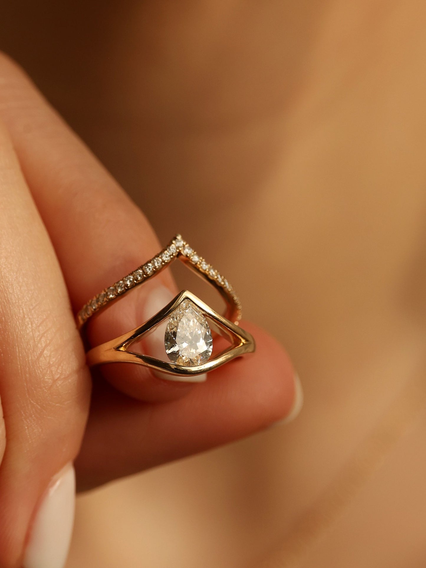 1 CT - 3 CT Pear Cut Lab grown Diamond Split Shank Solitaire Engagement Ring