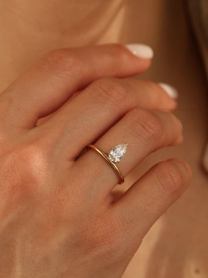 1 CT - 3 CT Pear Cut Lab grown Diamond Solitaire Engagement Ring